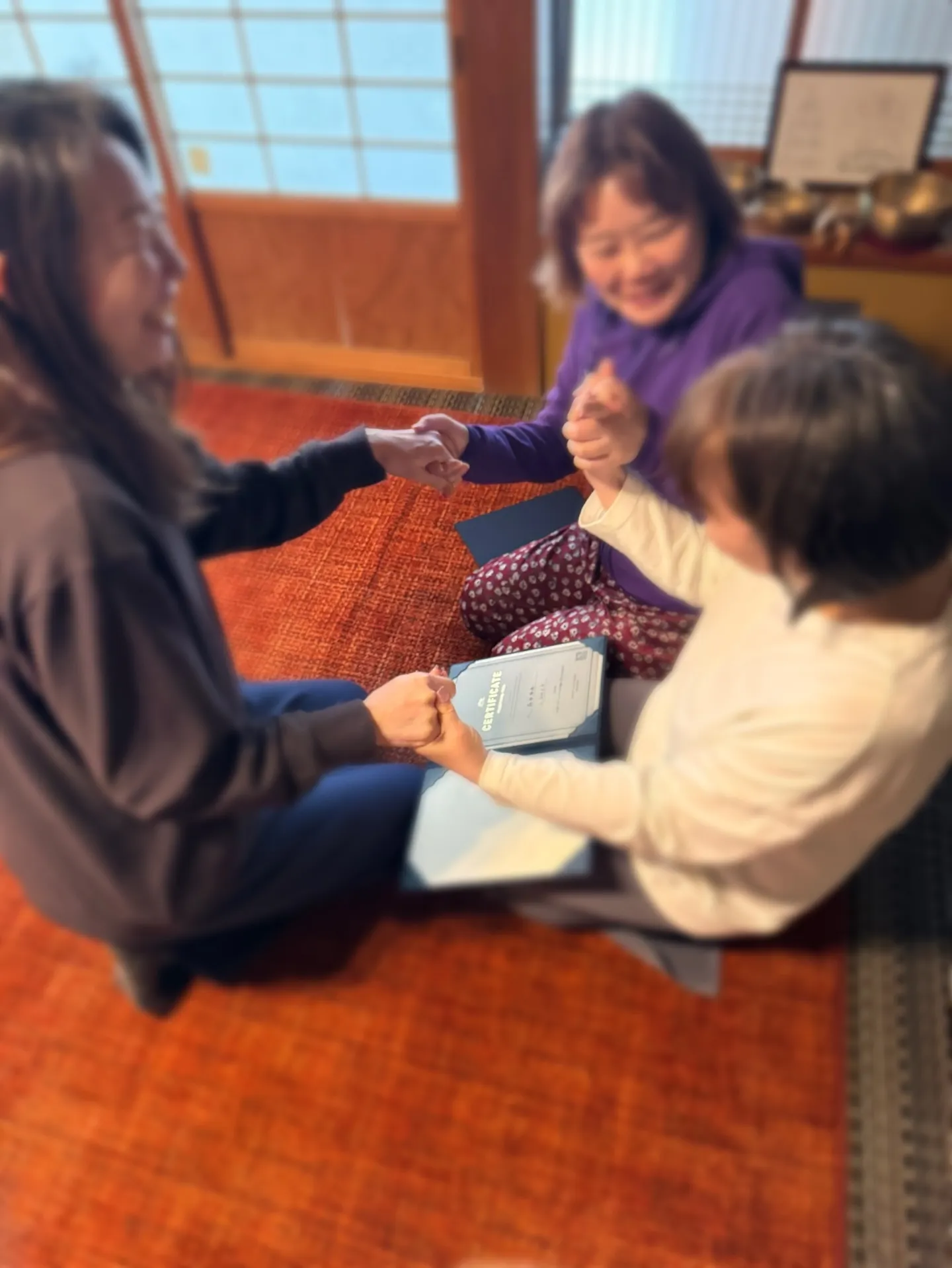 先日、トラディショナルヨガ教師を新たに３名認定させていただき...