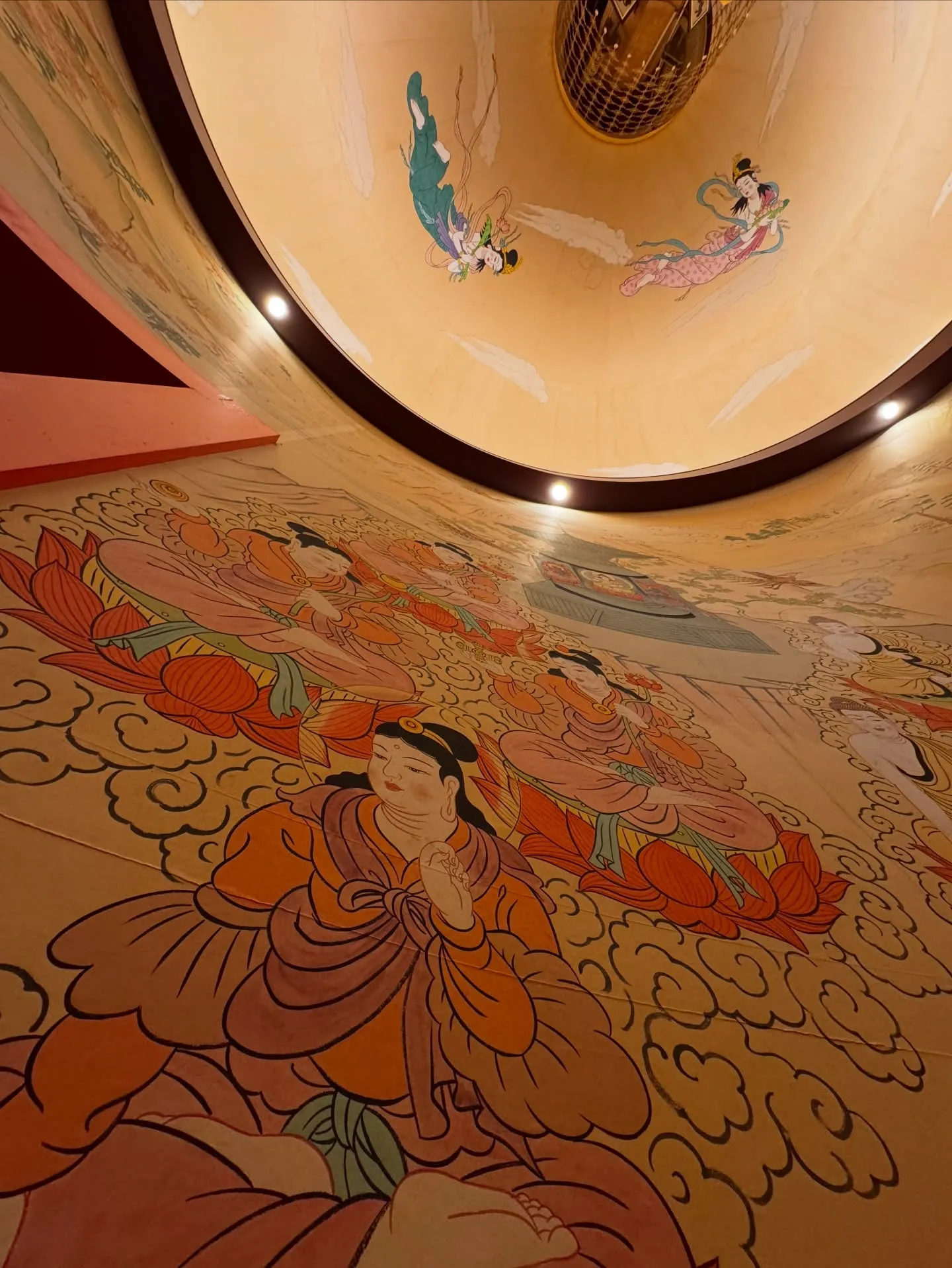 インドではスマートで虎の皮一枚だけ身に纏って、生首下げて勇ま...