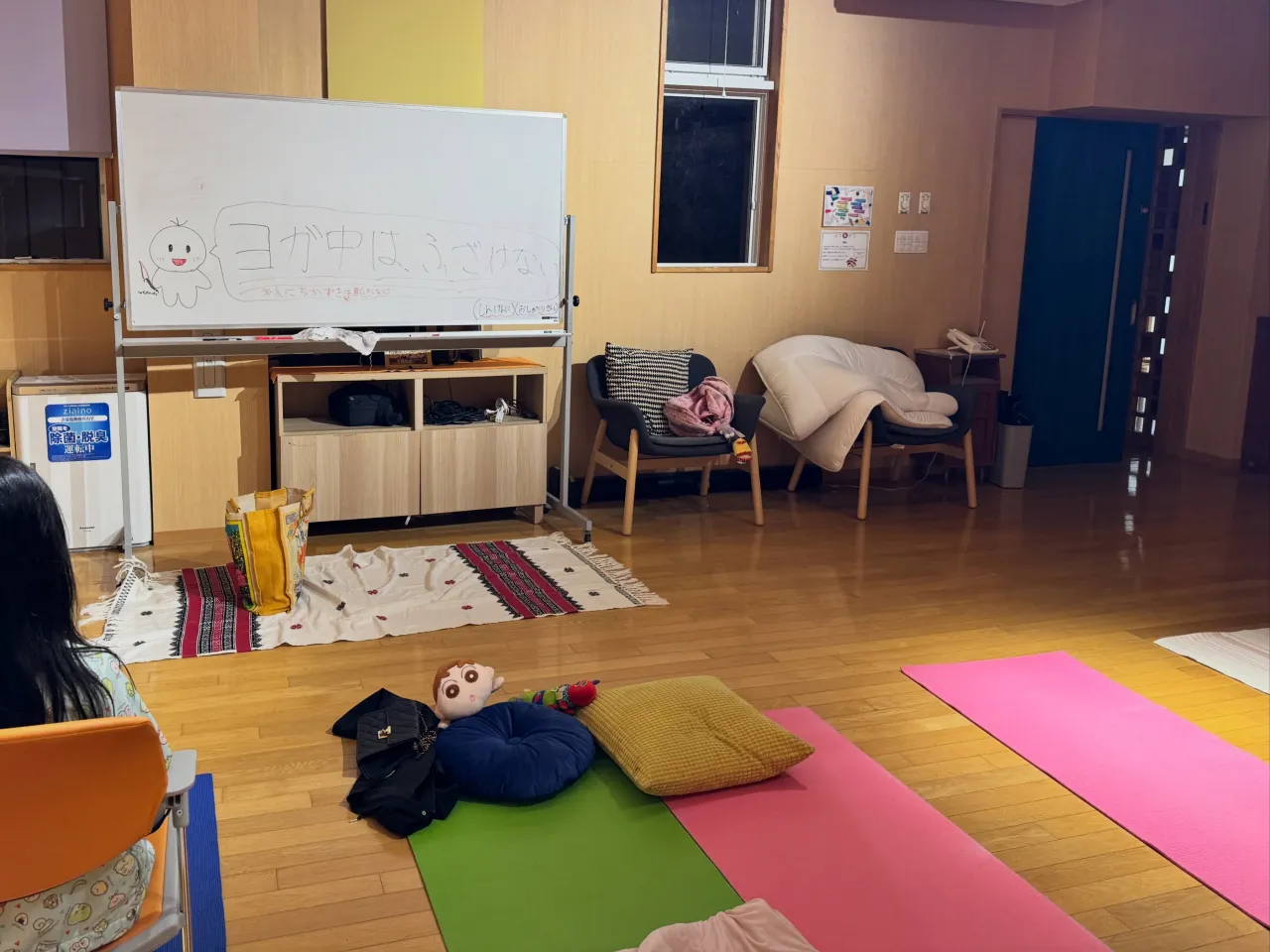 児童養護施設でのヨガクラス。